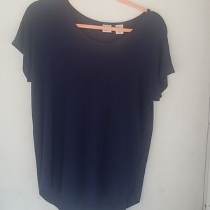 Lucy & Laurel Short Sleeve Tee Size Medium